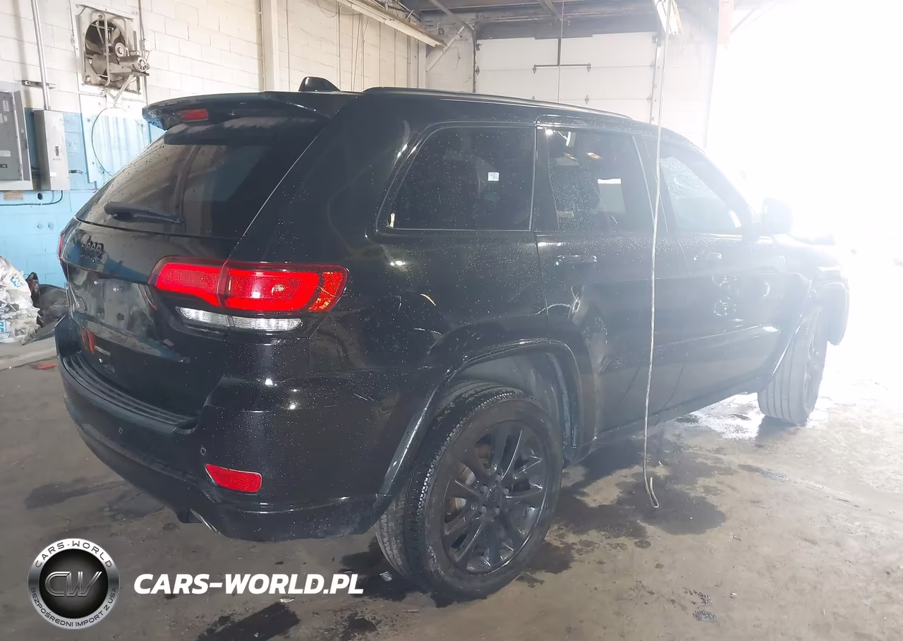 2020 Jeep Grand Cherokee Altitude 4X4 VIN:1C4RJFAG0LC240333 - 4