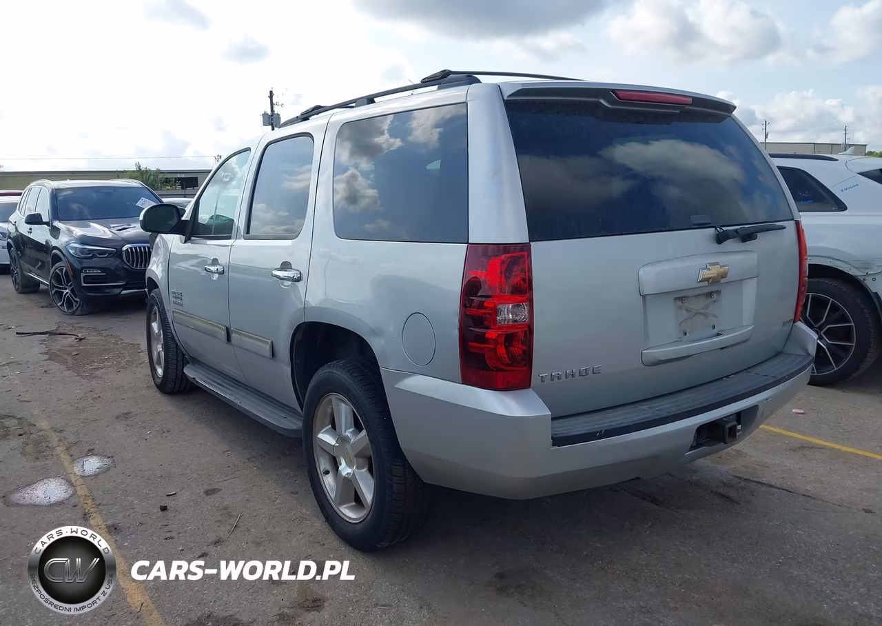 2011 Chevrolet Tahoe Ls VIN:1GNSCAE00BR308175 - 3