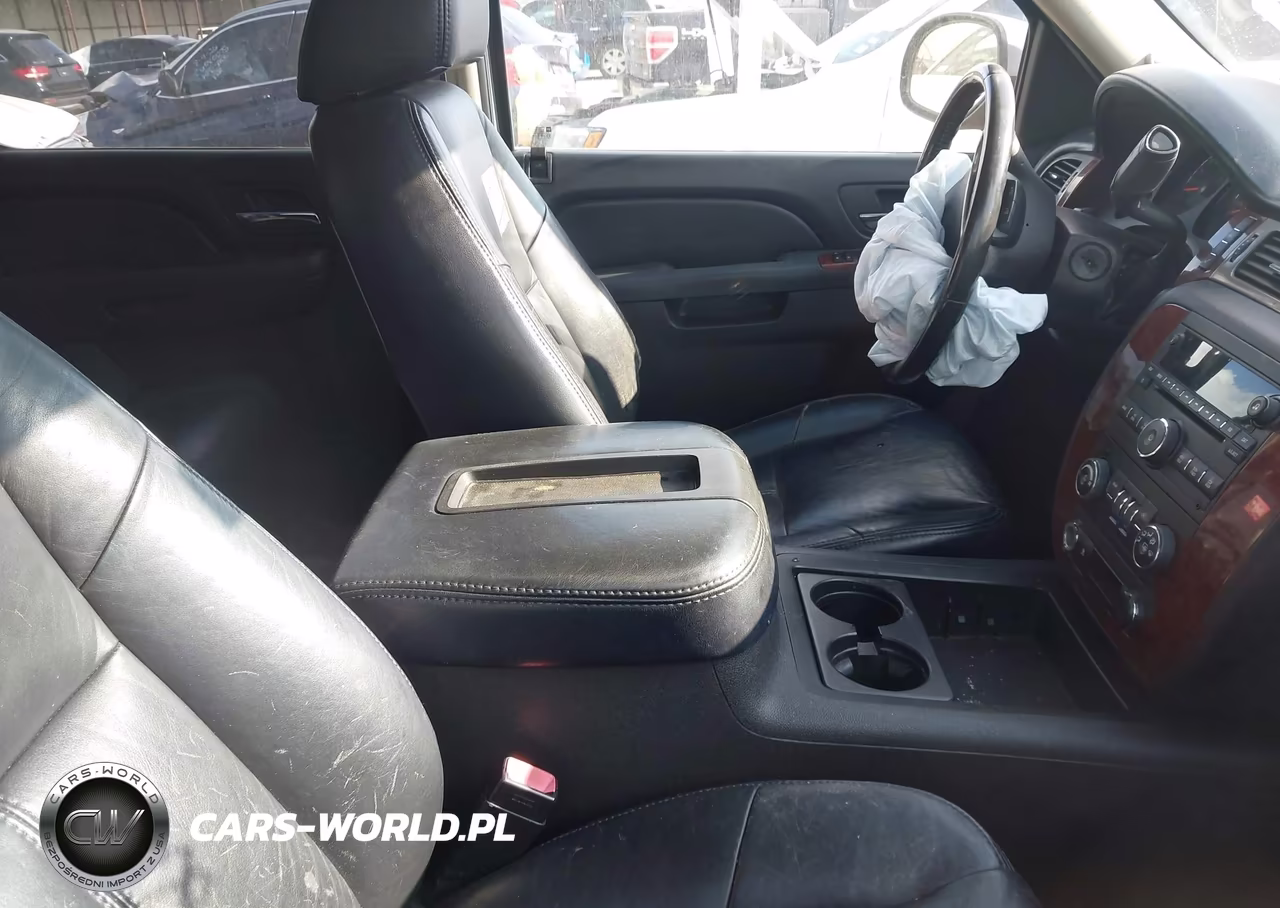 2011 Chevrolet Tahoe Ls VIN:1GNSCAE00BR308175 - 5