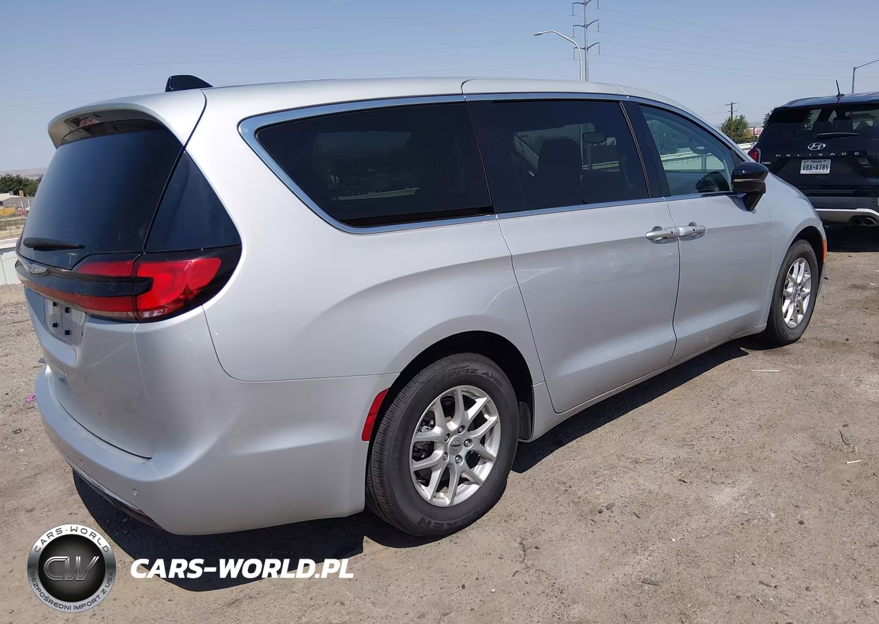 2024 Chrysler Pacifica Touring L VIN:2C4RC1BG0RR167380 - 4