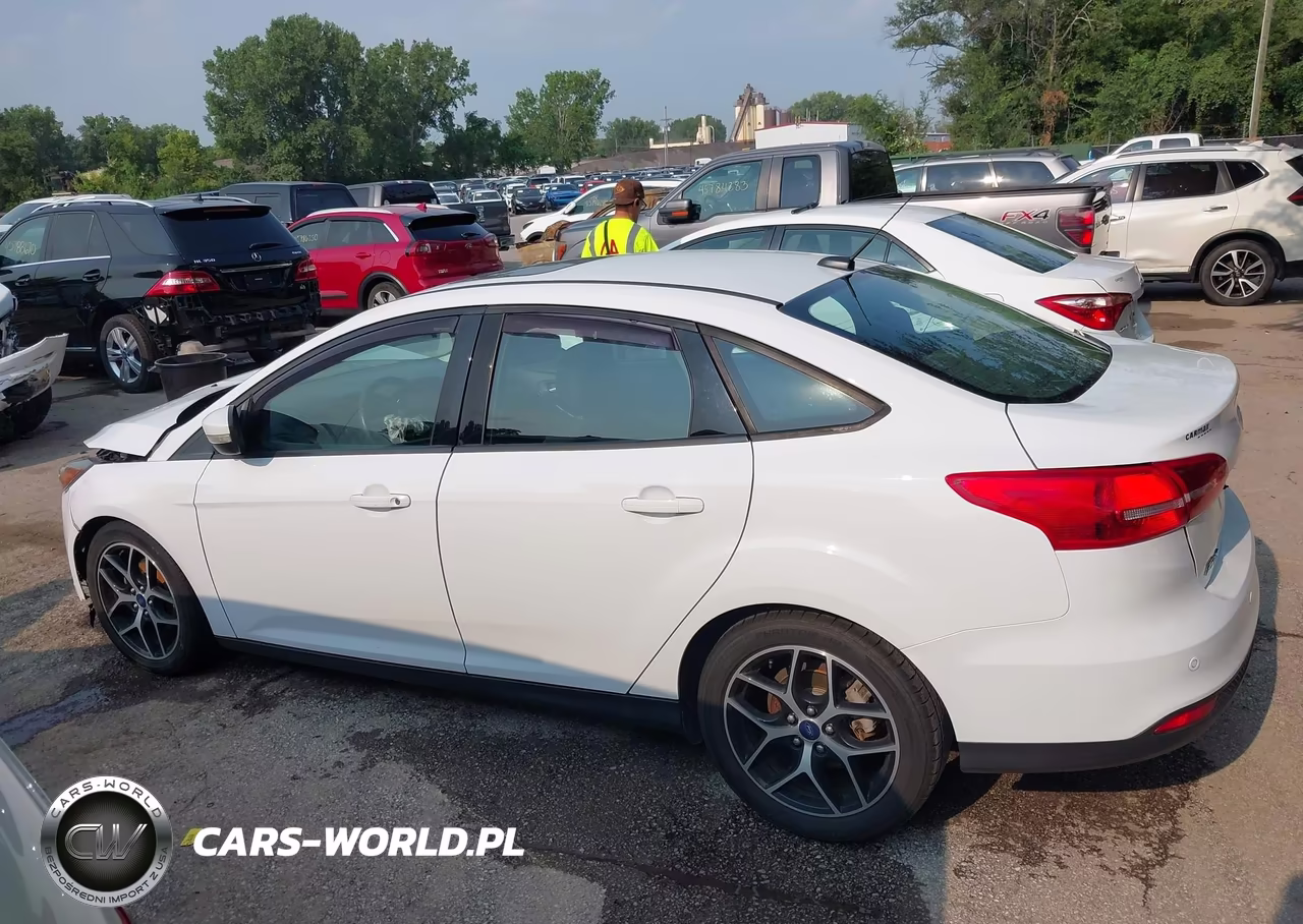 2018 Ford Focus Sel VIN:1FADP3H27JL301360 - 15