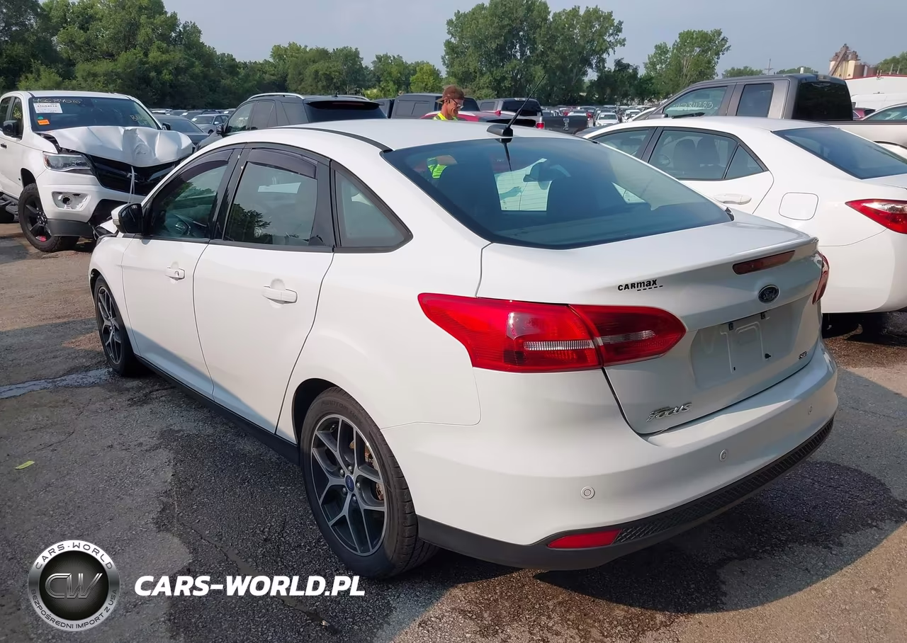 2018 Ford Focus Sel VIN:1FADP3H27JL301360 - 3
