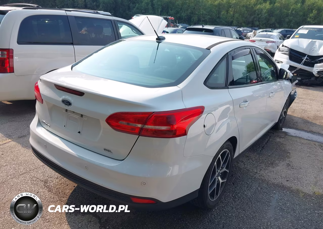 2018 Ford Focus Sel VIN:1FADP3H27JL301360 - 4