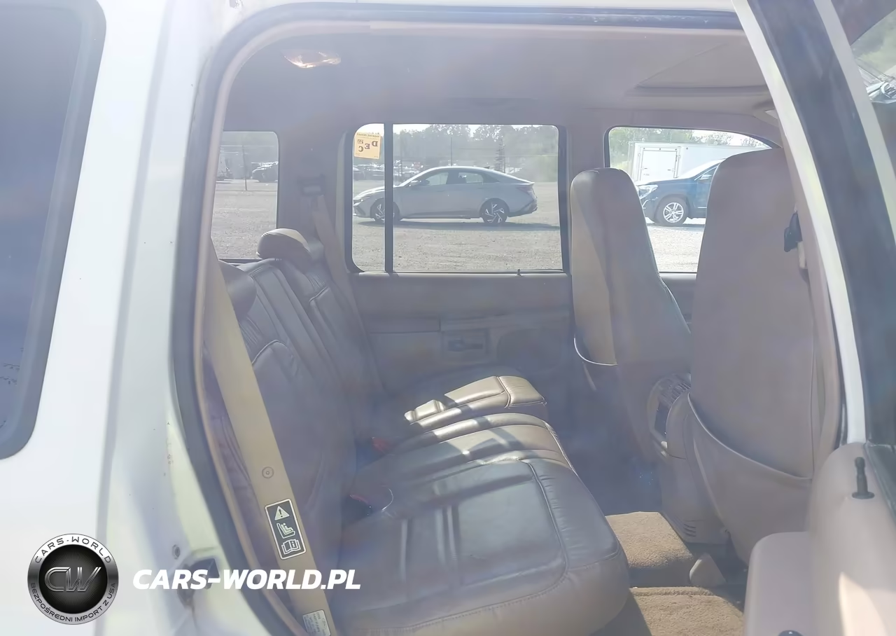 2000 Ford Explorer Eddie Bauer VIN:1FMZU74EXYZA03503 - 8