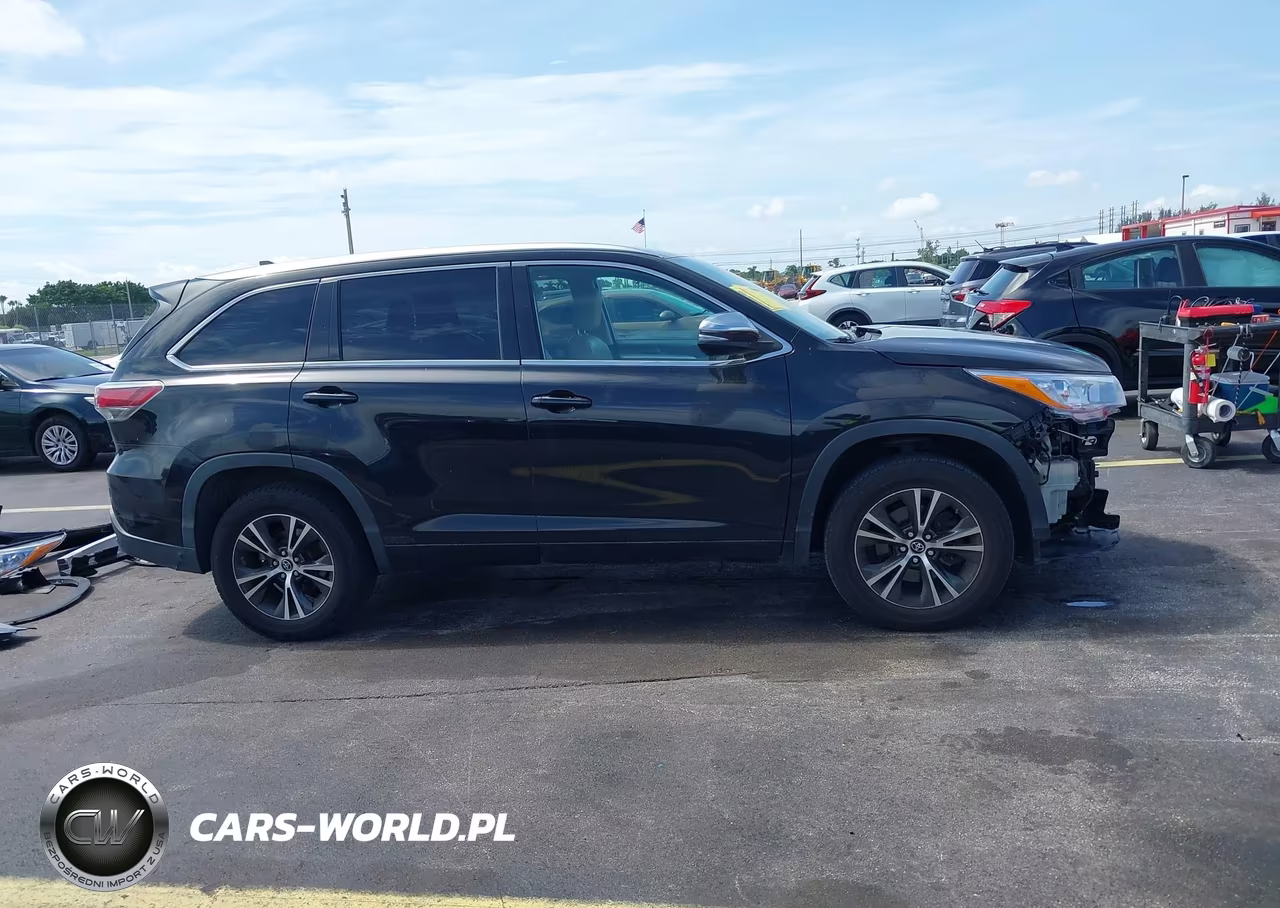 2016 Toyota Highlander Xle V6 VIN:5TDKKRFH3GS176388 - 14