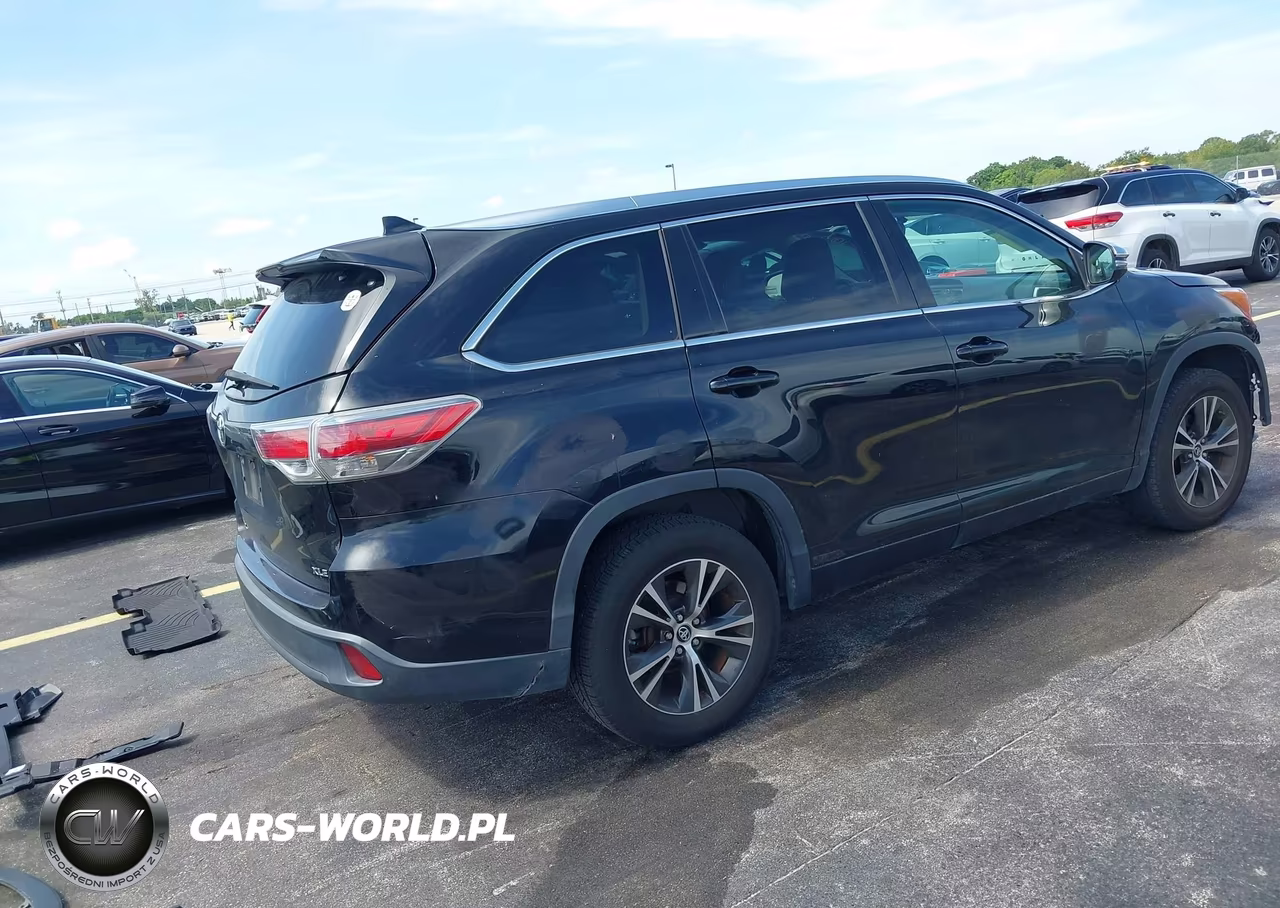 2016 Toyota Highlander Xle V6 VIN:5TDKKRFH3GS176388 - 4