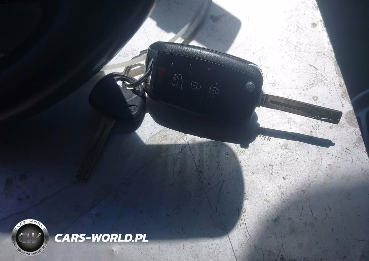 2014 Kia Soul + VIN:KNDJP3A55E7054968 - 11