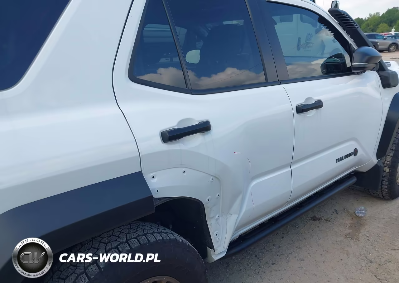 2025 Toyota 4Runner Hybrid Trailhunter VIN:JTEVB5BR6S5013278 - 6