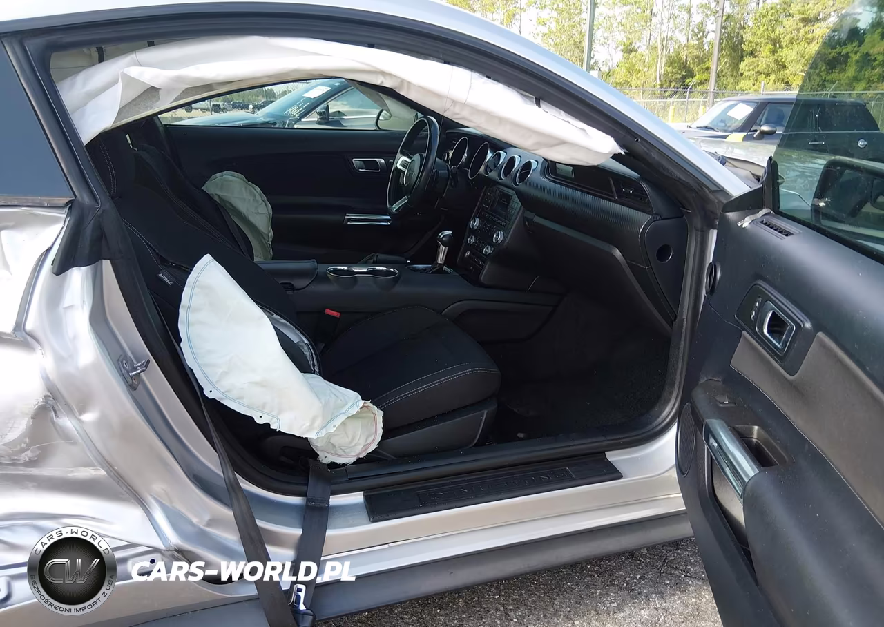 2018 Ford Mustang Ecoboost VIN:1FA6P8TH3J5102361 - 5