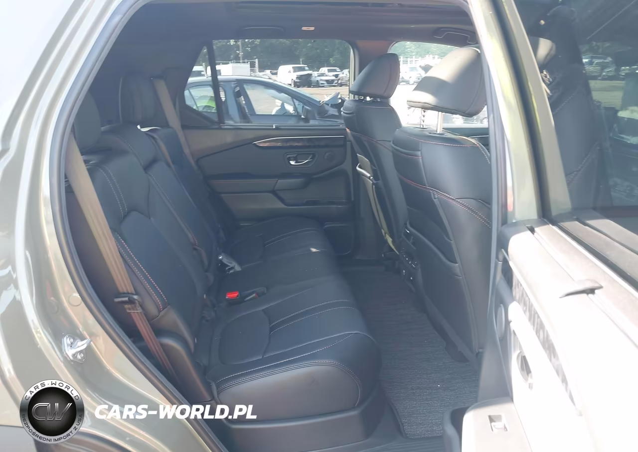 2026 Honda Passport VIN:5FNYF9H83TB069139 - 8