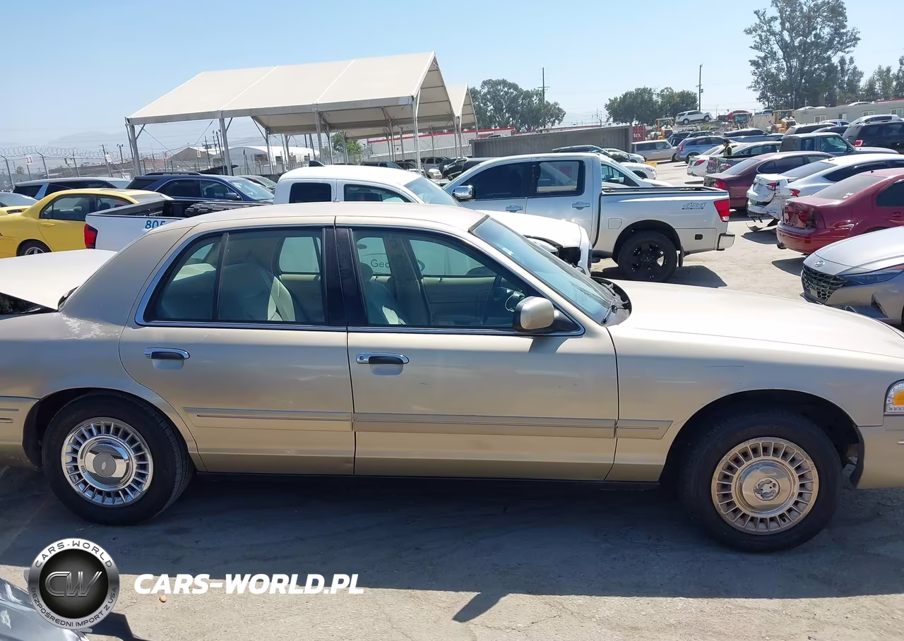 2000 Ford Crown Victoria Police Interceptor VIN:2FAFP71W2YX203346 - 12