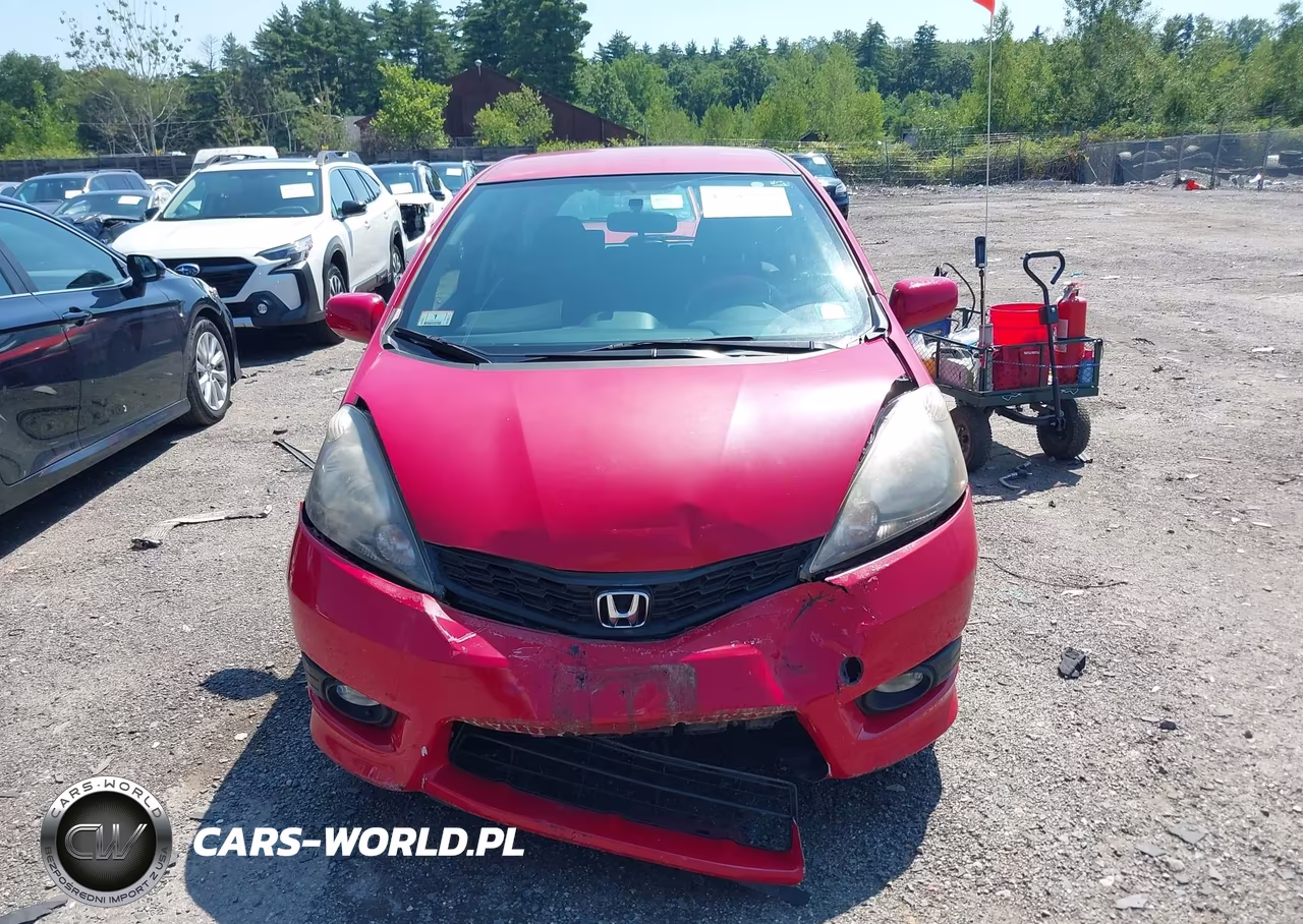 2013 Honda Fit Sport VIN:JHMGE8H58DC073098 - 12