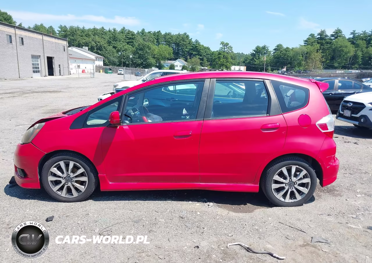 2013 Honda Fit Sport VIN:JHMGE8H58DC073098 - 14