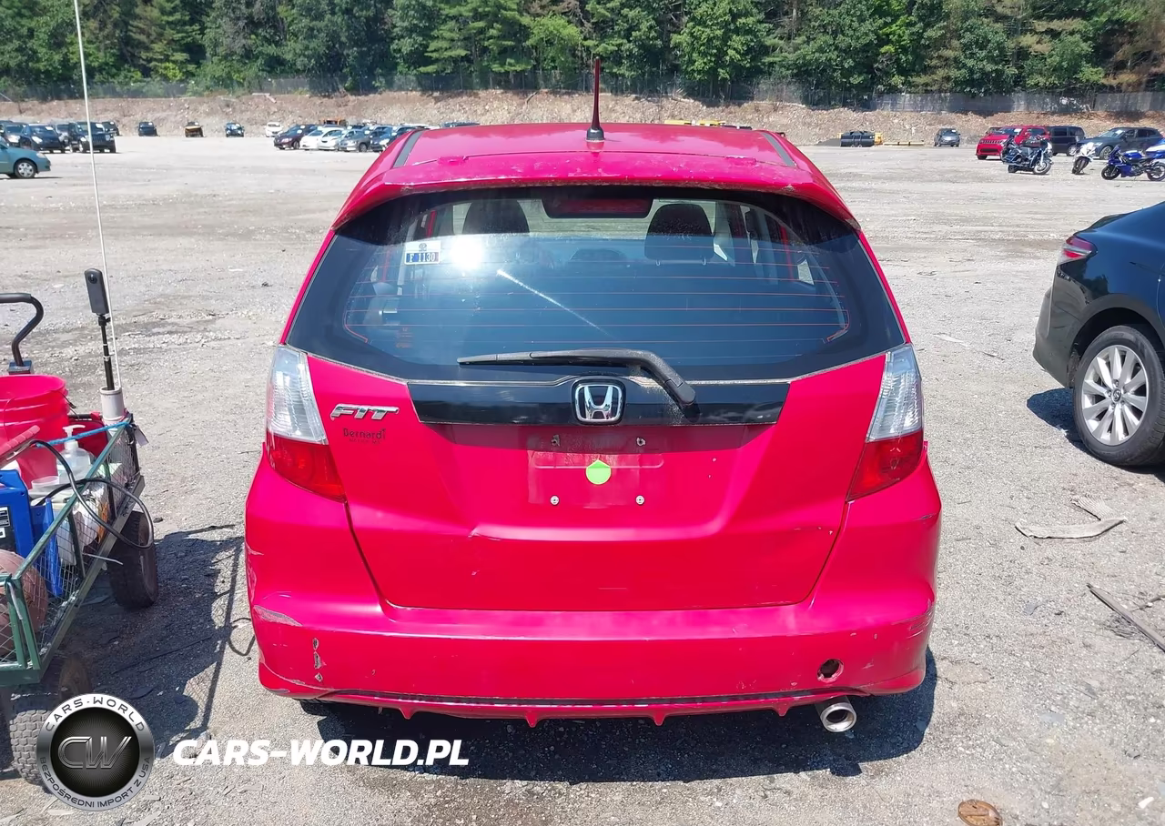 2013 Honda Fit Sport VIN:JHMGE8H58DC073098 - 16
