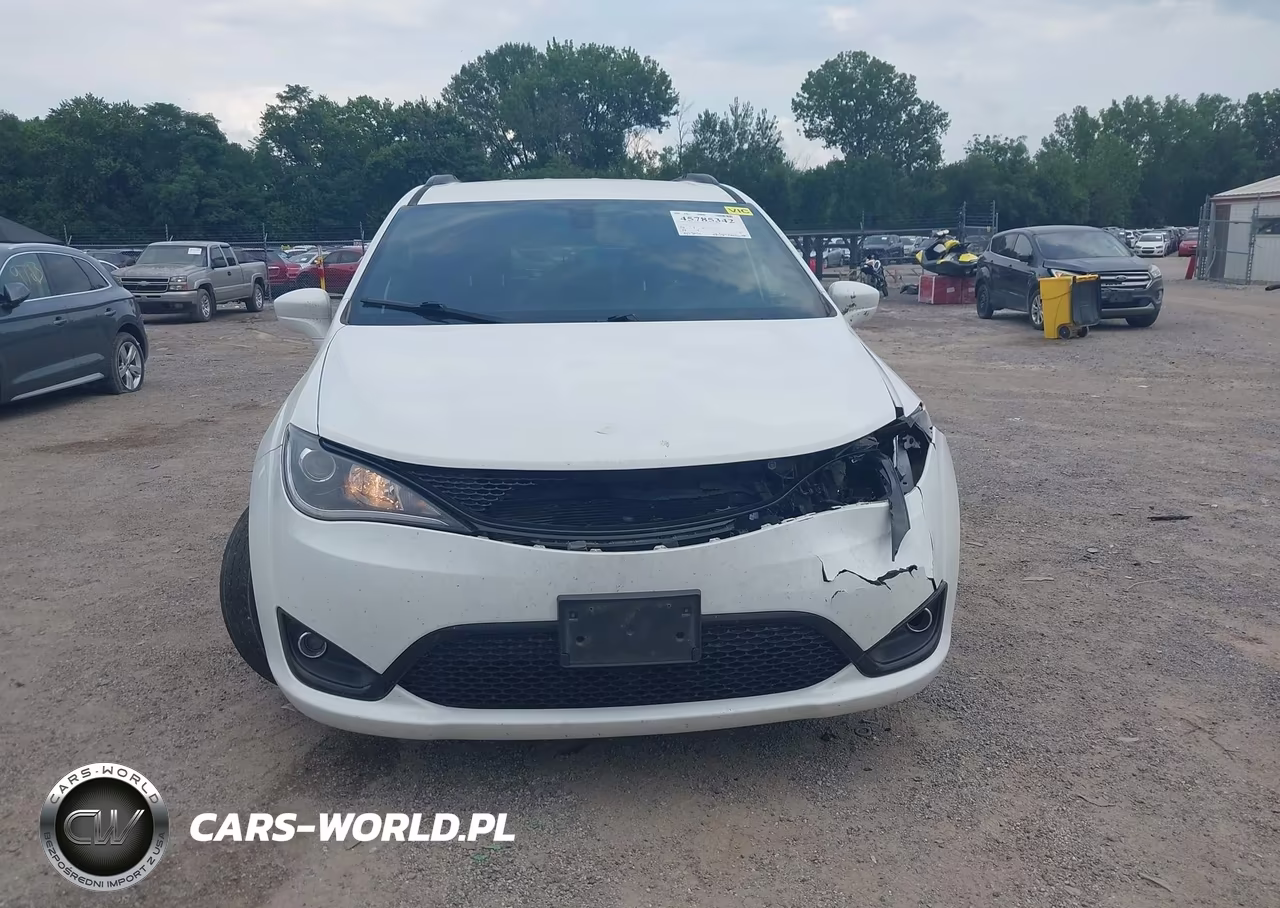 2019 Chrysler Pacifica Touring L VIN:2C4RC1BG2KR507425 - 6