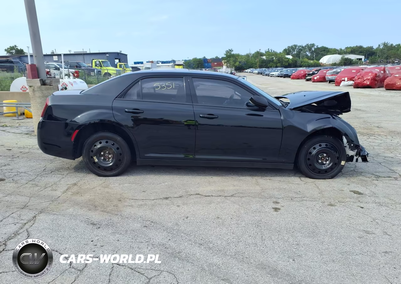 2016 Chrysler 300 300S VIN:2C3CCAGG3GH329282 - 13