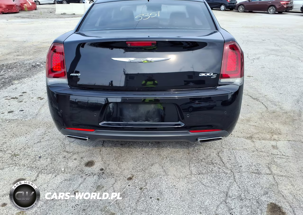 2016 Chrysler 300 300S VIN:2C3CCAGG3GH329282 - 16