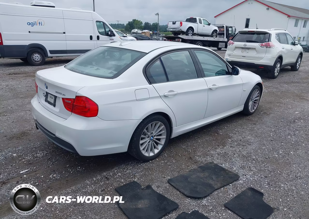 2011 BMW 328I xDrive VIN:WBAPK7C55BA971952 - 4