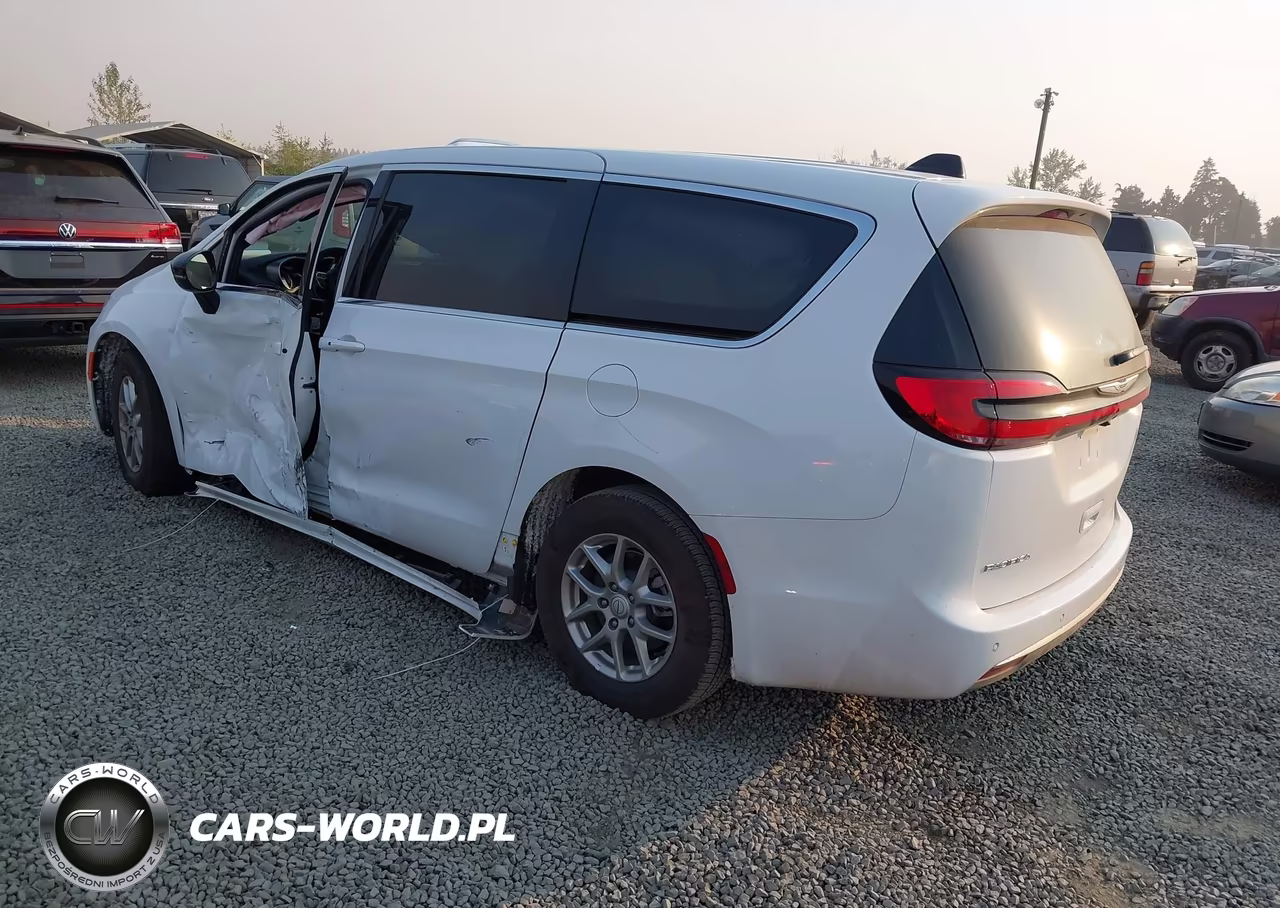 2026 Chrysler Pacifica Select VIN:2C4RC1BG8TR254614 - 3