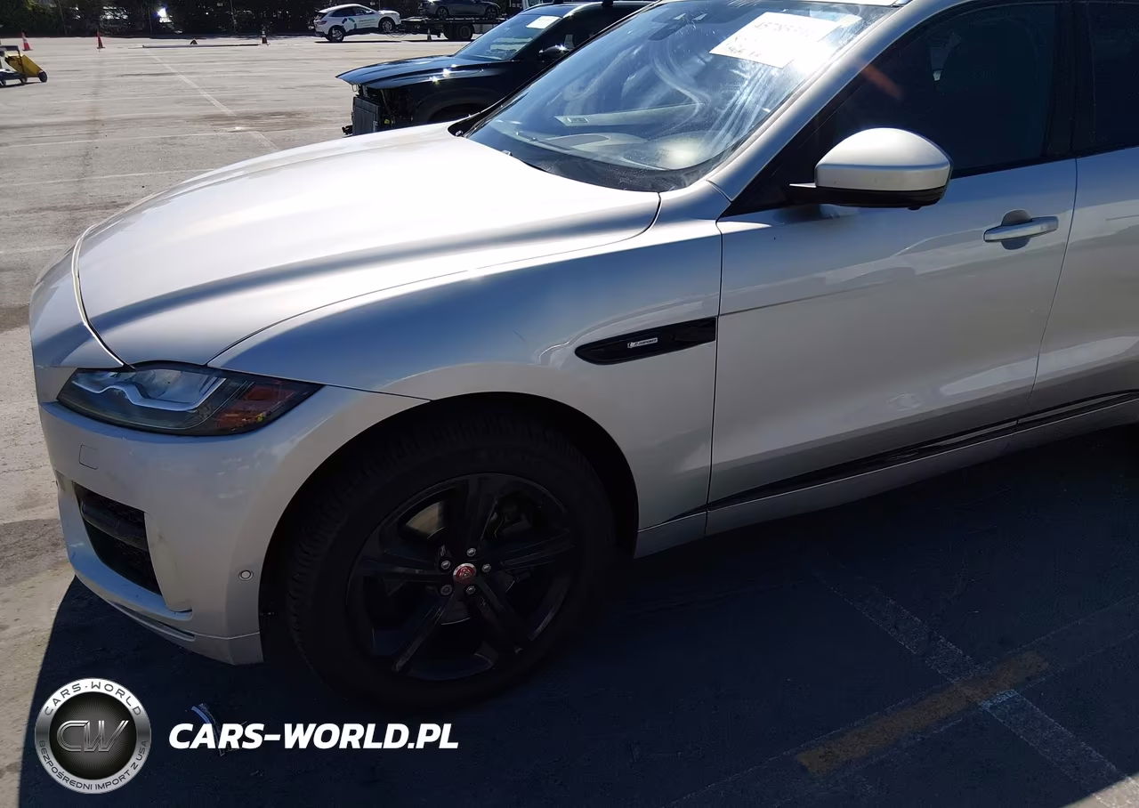 2017 Jaguar F-Pace 35T R-Sport VIN:SADCL2BV7HA489984 - 6