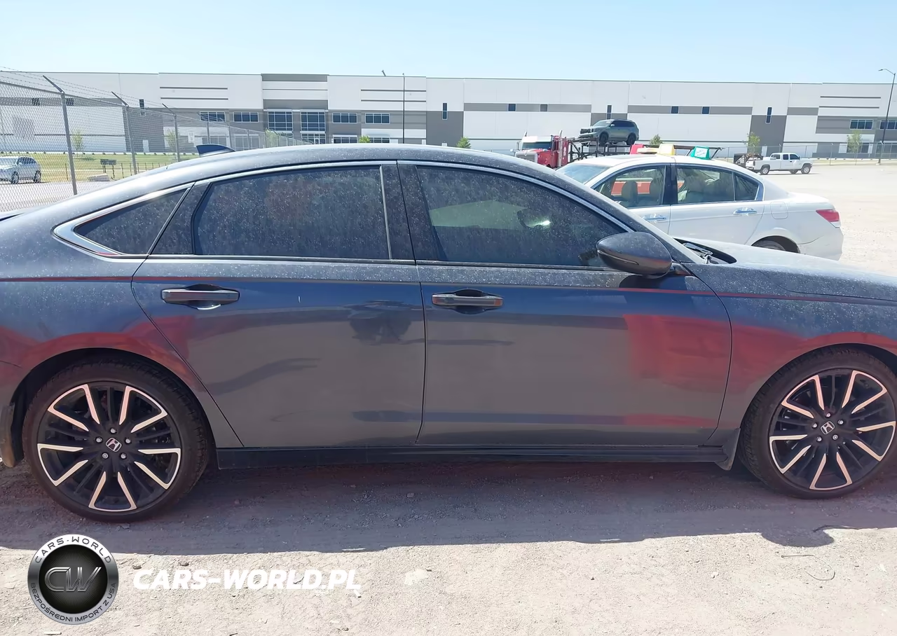 2025 Honda Accord Hybrid Touring VIN:1HGCY2F80SA075696 - 13