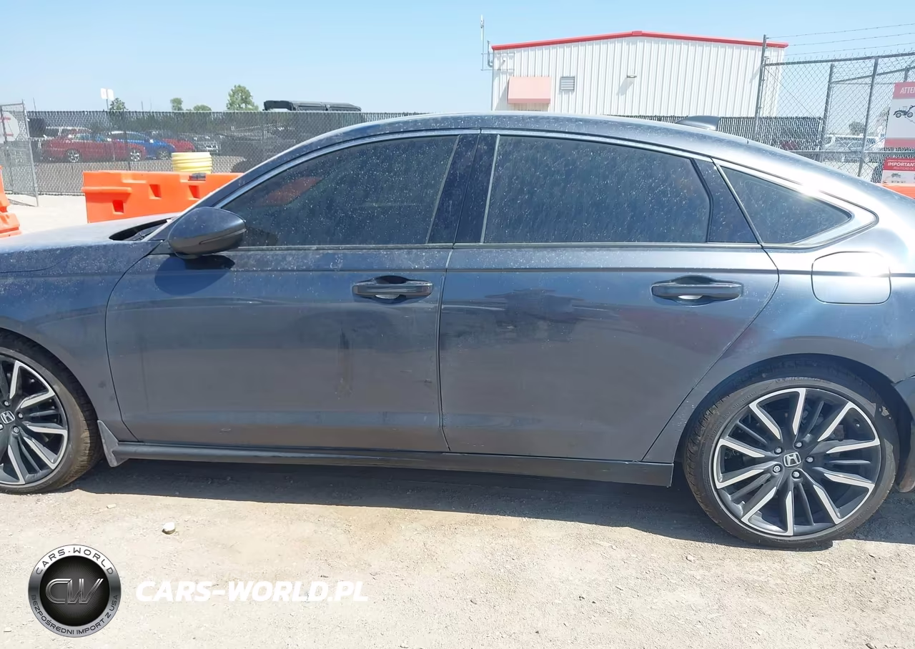 2025 Honda Accord Hybrid Touring VIN:1HGCY2F80SA075696 - 14