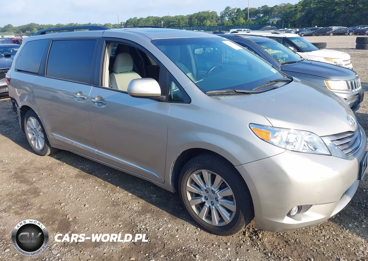 2015 Toyota Sienna Xle 7 Passenger – zdjęcie 1 z 17