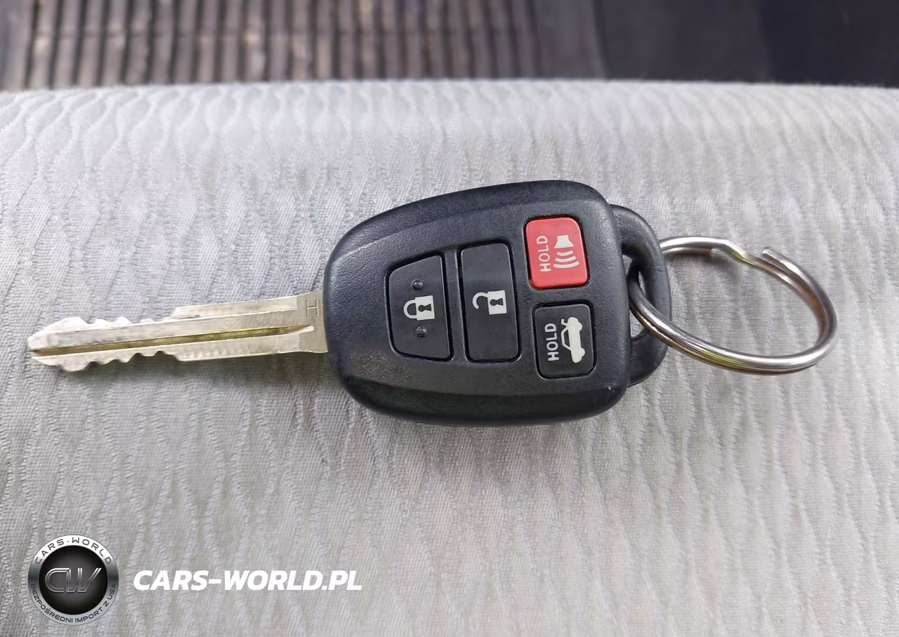 2017 Toyota Corolla Le VIN:2T1BURHE2HC772051 - 11