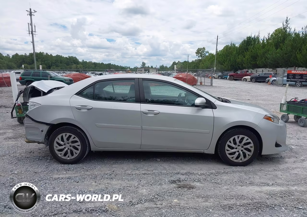2017 Toyota Corolla Le VIN:2T1BURHE2HC772051 - 14