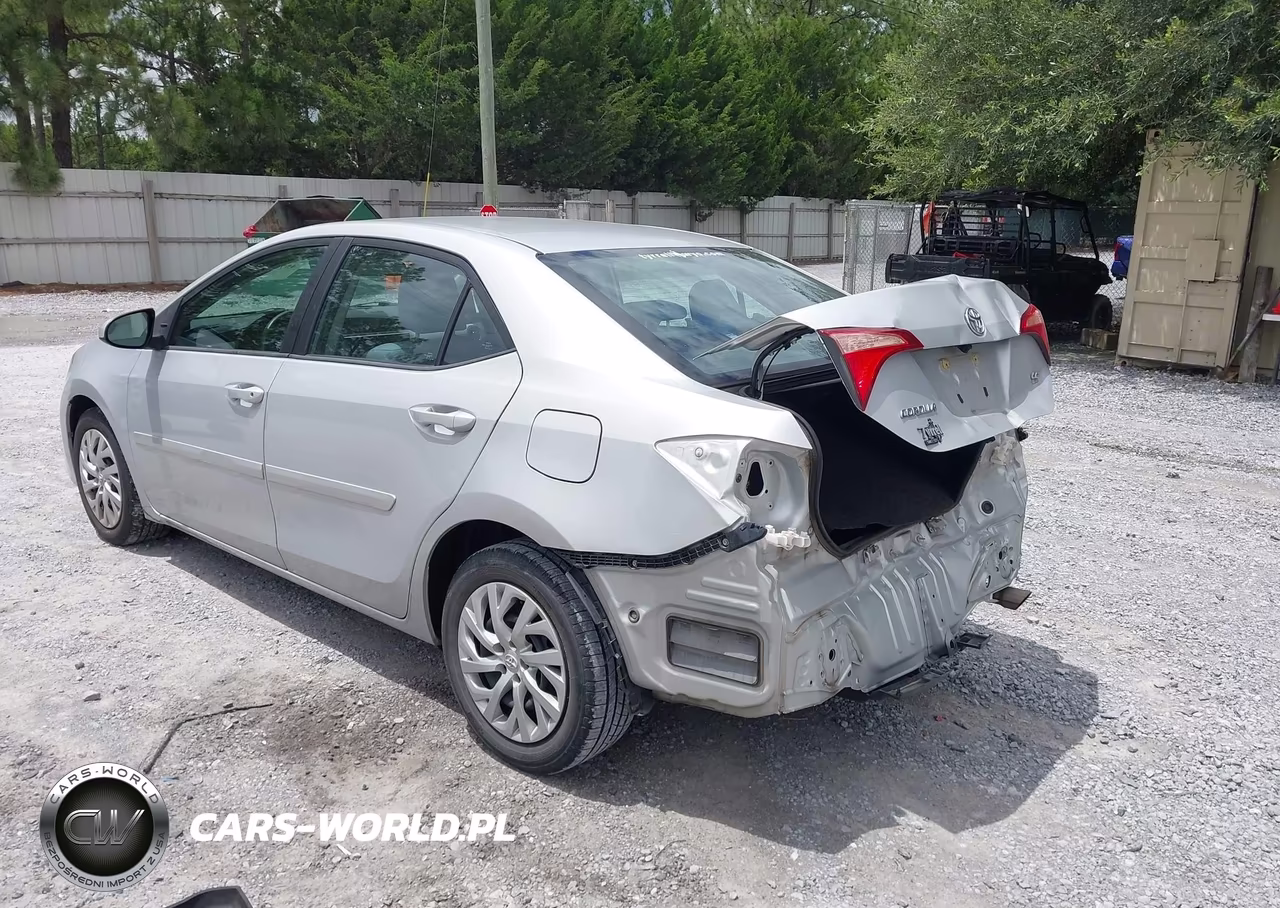 2017 Toyota Corolla Le VIN:2T1BURHE2HC772051 - 3