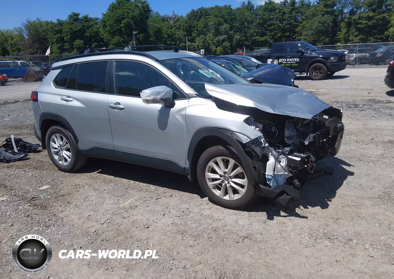 2023 Toyota Corolla Cross Le – zdjęcie 1 z 17