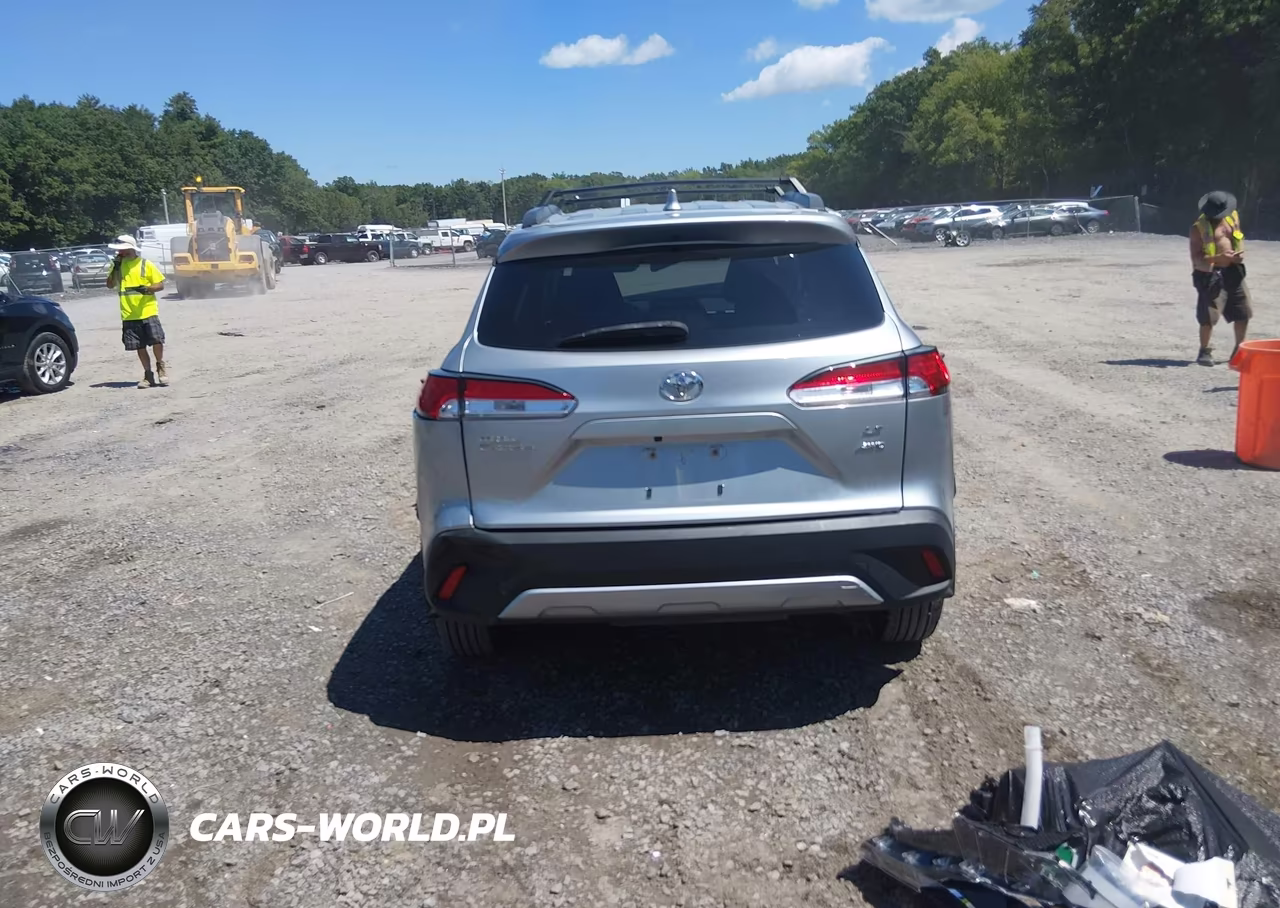 2023 Toyota Corolla Cross Le VIN:7MUCAABG7PV045492 - 17