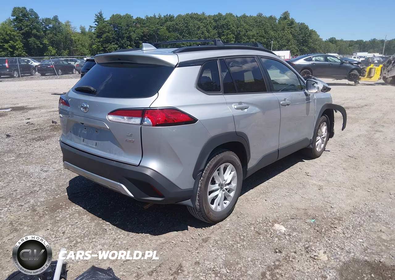 2023 Toyota Corolla Cross Le VIN:7MUCAABG7PV045492 - 4