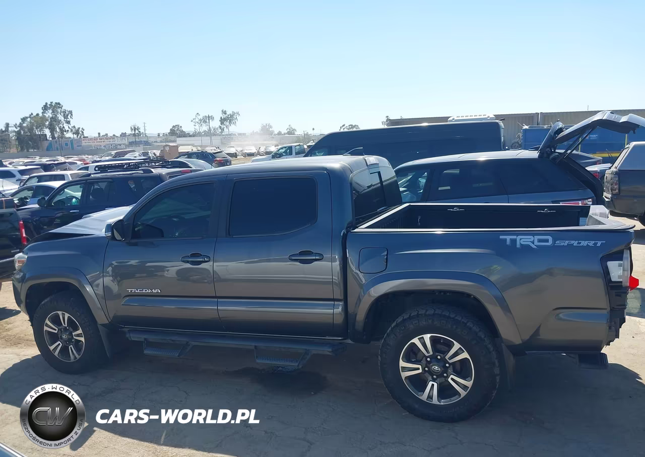 2018 Toyota Tacoma Trd Sport VIN:3TMAZ5CN1JM067008 - 15