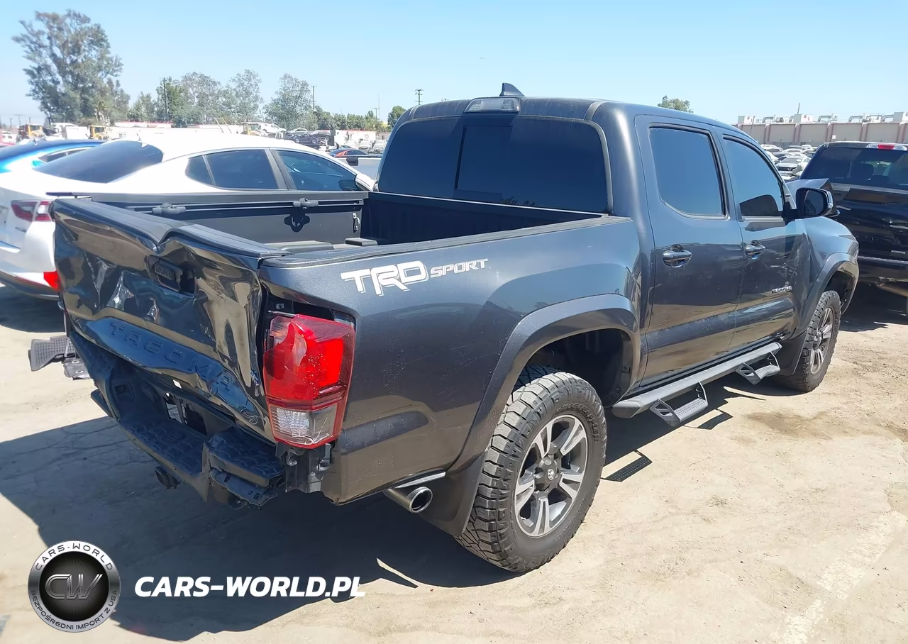 2018 Toyota Tacoma Trd Sport VIN:3TMAZ5CN1JM067008 - 4