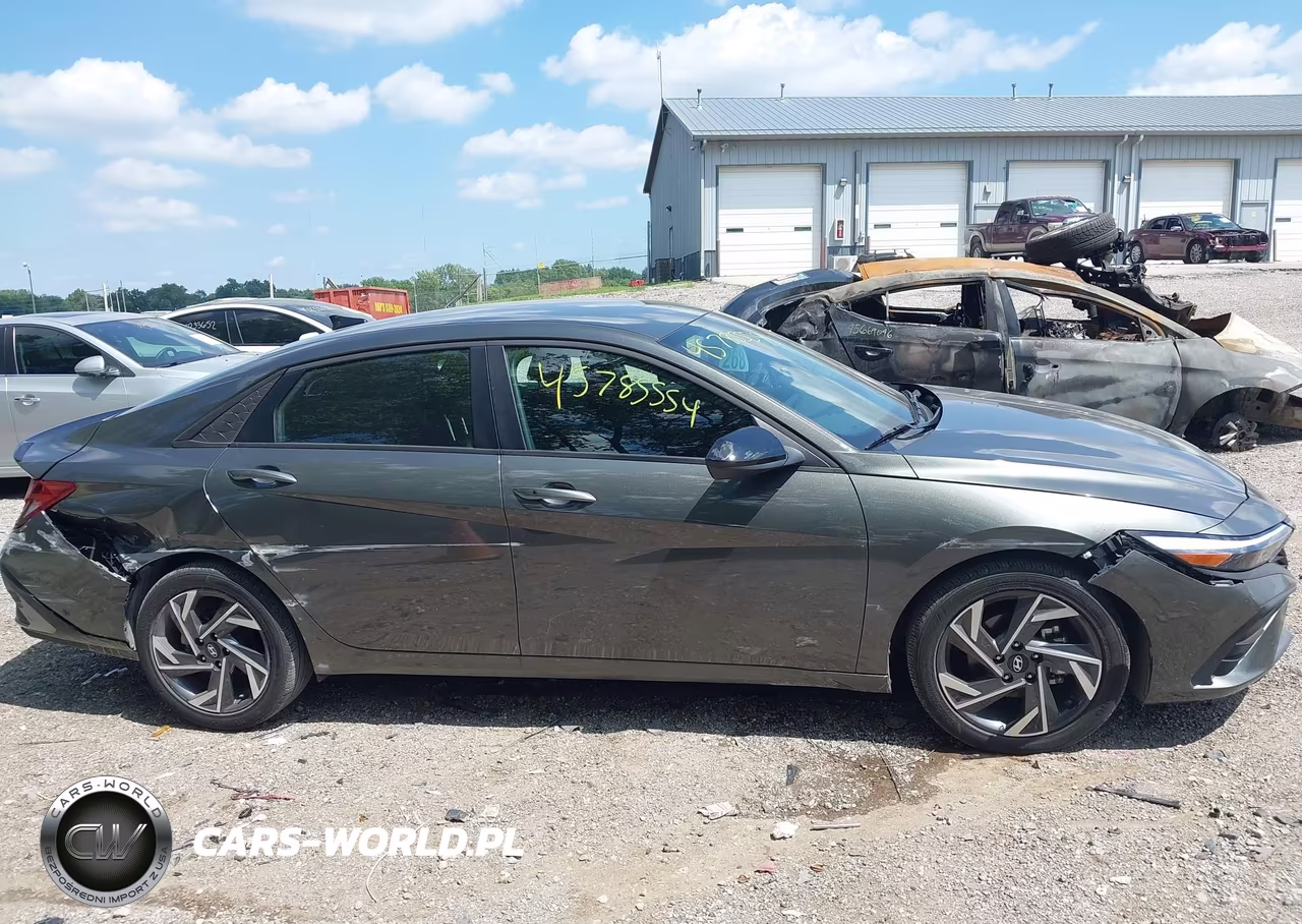 2025 Hyundai Elantra Sel Sport VIN:KMHLM4DG0SU999596 - 13