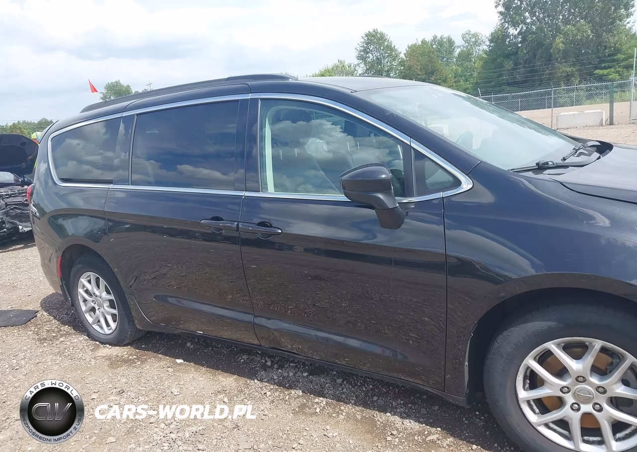 2020 Chrysler Voyager Lxi VIN:2C4RC1DG7LR262524 - 13