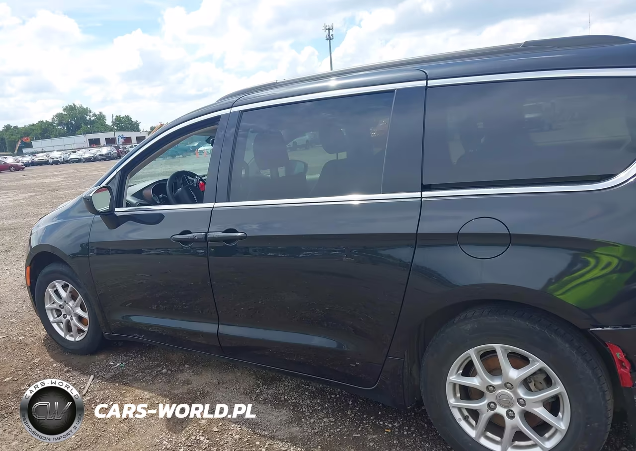 2020 Chrysler Voyager Lxi VIN:2C4RC1DG7LR262524 - 14