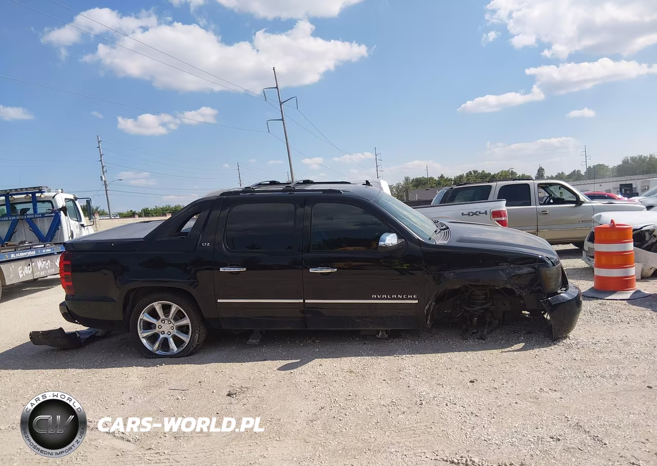 2011 Chevrolet Avalanche 1500 Ltz VIN:3GNTKGE33BG370853 - 12