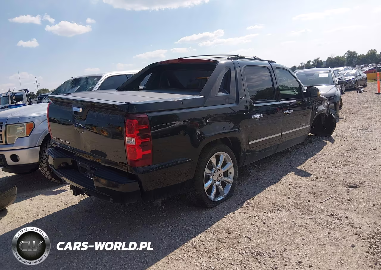 2011 Chevrolet Avalanche 1500 Ltz VIN:3GNTKGE33BG370853 - 4