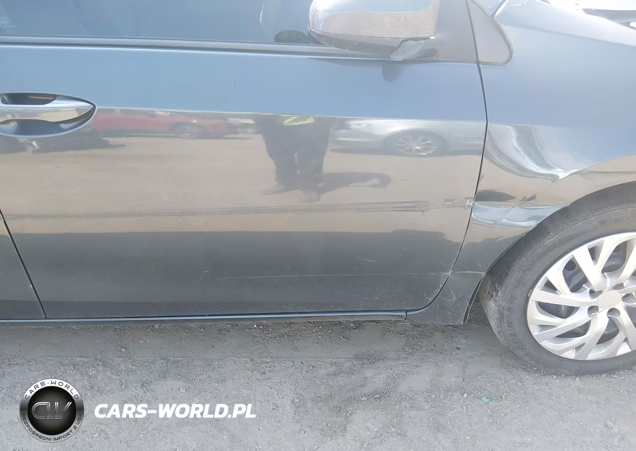 2019 Toyota Corolla Le VIN:5YFBURHE1KP876151 - 17