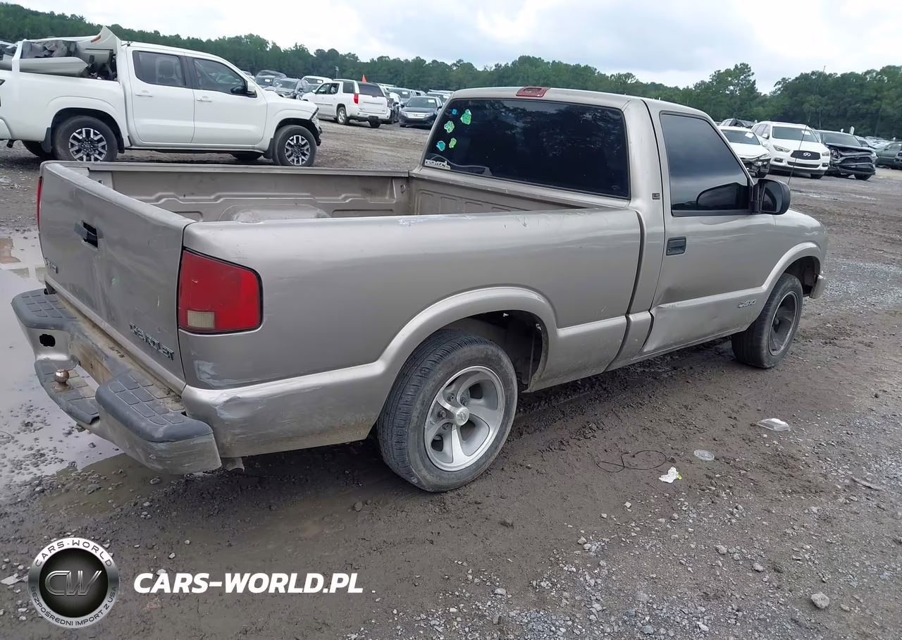 2001 Chevrolet S-10 Ls VIN:1GCCS145318148505 - 4
