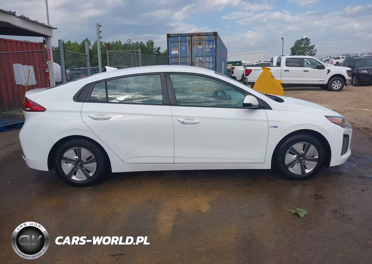 2020 Hyundai Ioniq Hybrid Blue VIN:KMHC65LC4LU219485 - 19