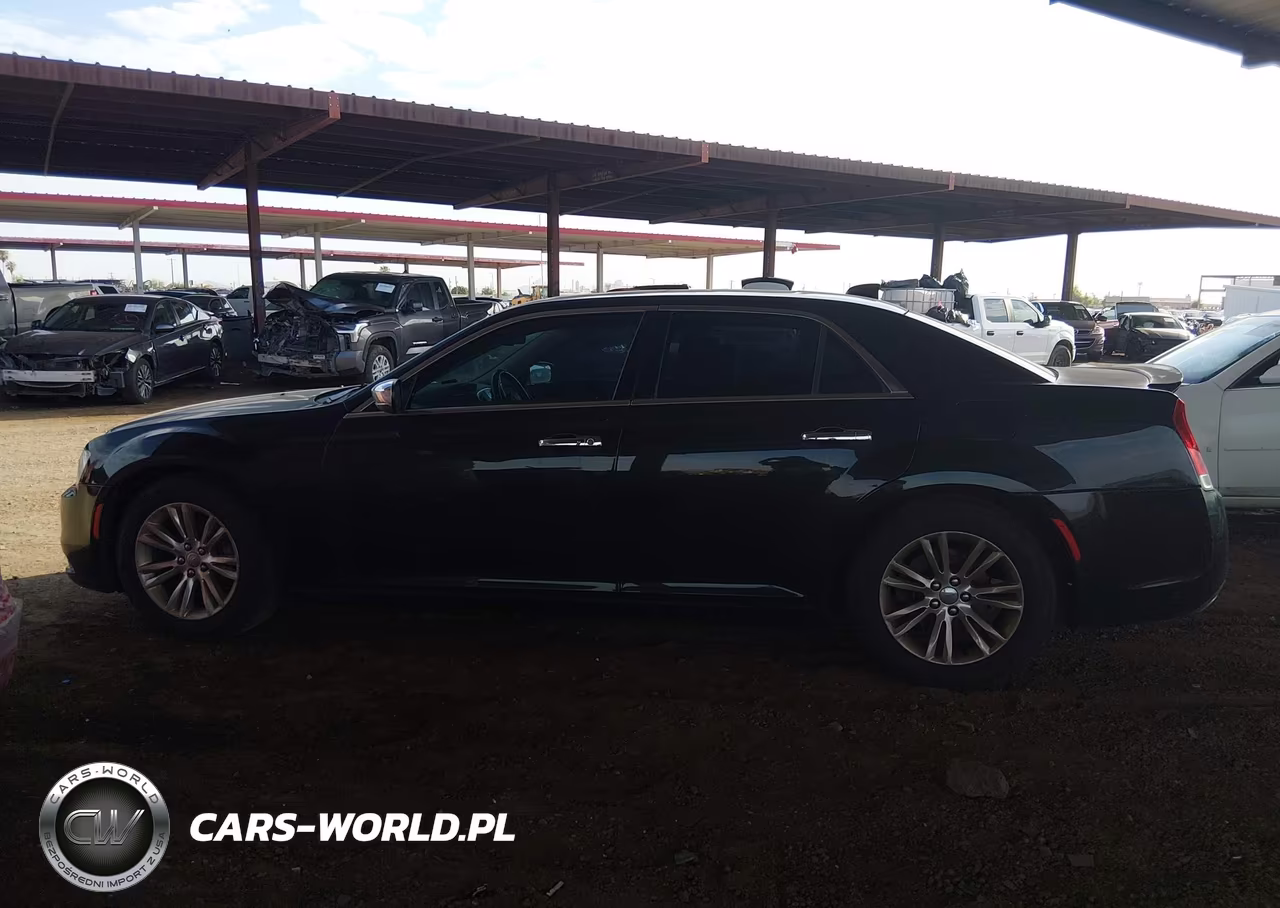 2015 Chrysler 300C VIN:2C3CCAEGXFH807604 - 14