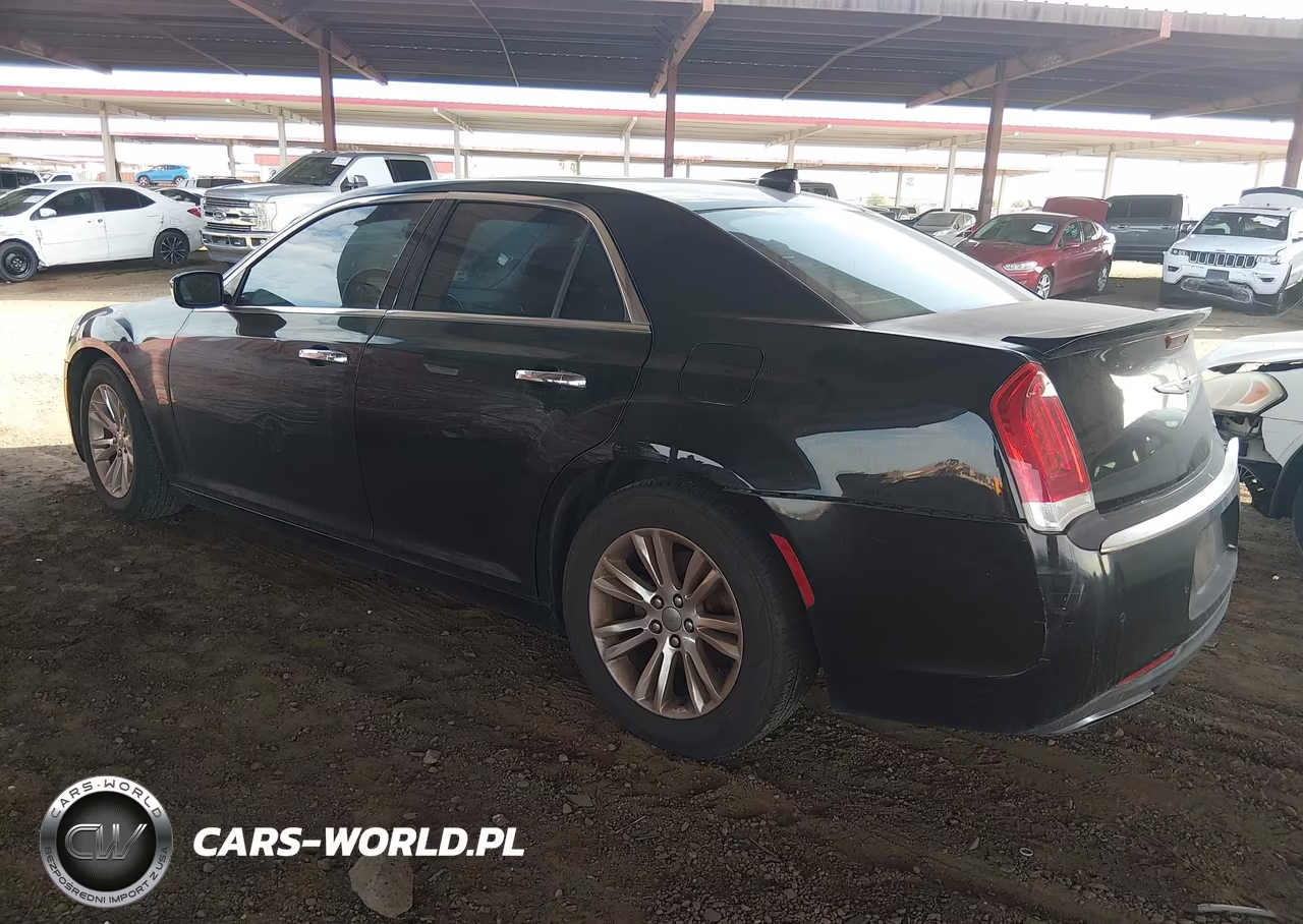 2015 Chrysler 300C VIN:2C3CCAEGXFH807604 - 3