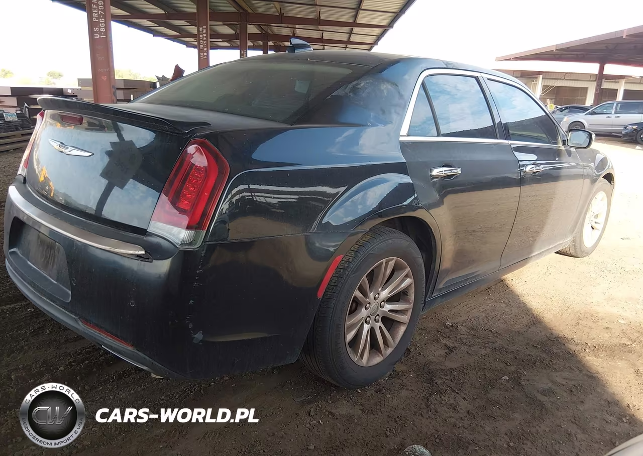 2015 Chrysler 300C VIN:2C3CCAEGXFH807604 - 4