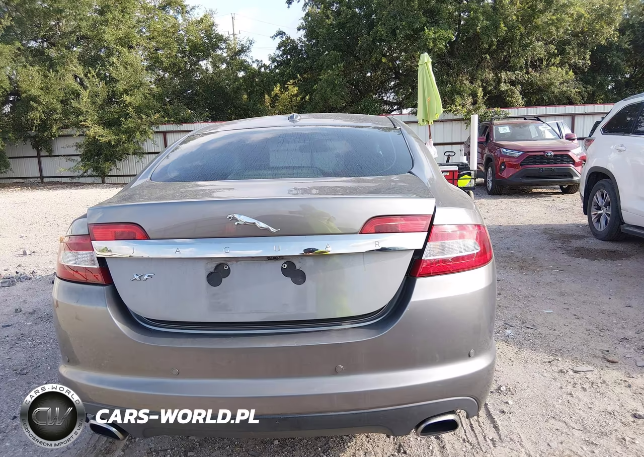 2011 Jaguar Xf Premium VIN:SAJWA0GB4BLR95433 - 16