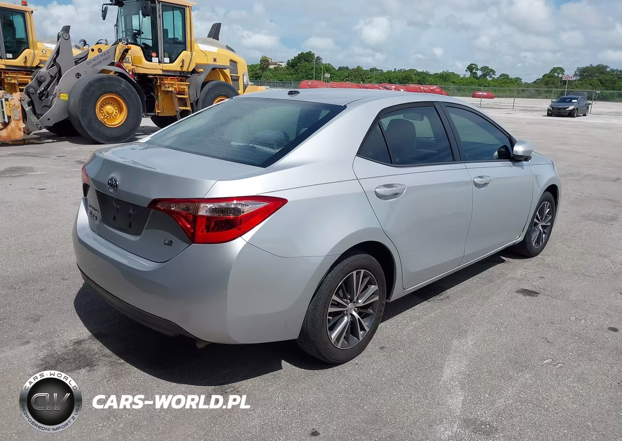 2019 Toyota Corolla Le VIN:5YFBURHE2KP927057 - 4