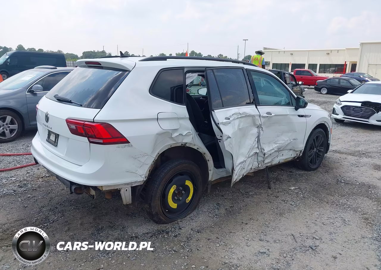 2022 Volkswagen Tiguan 2.0T Se R-Line Black VIN:3VVCB7AX1NM069748 - 4