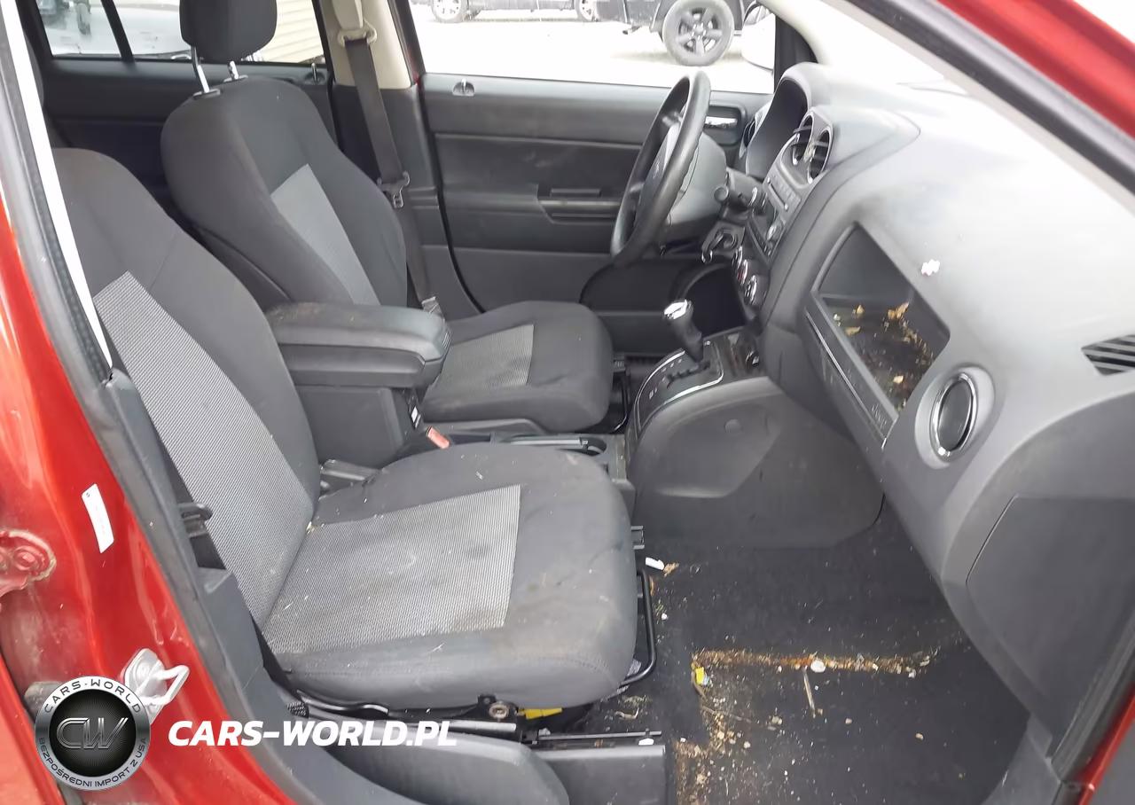 2010 Jeep Compass Sport VIN:1J4NT4FA5AD504746 - 5